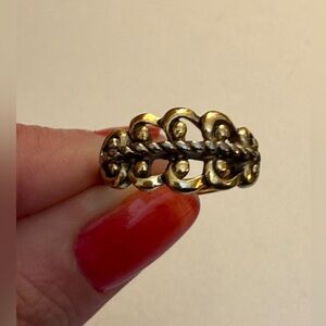 Vintage 1977 Avon French Filigree Gold Tone Band Ring Size 5 to 6.5 Adjustable